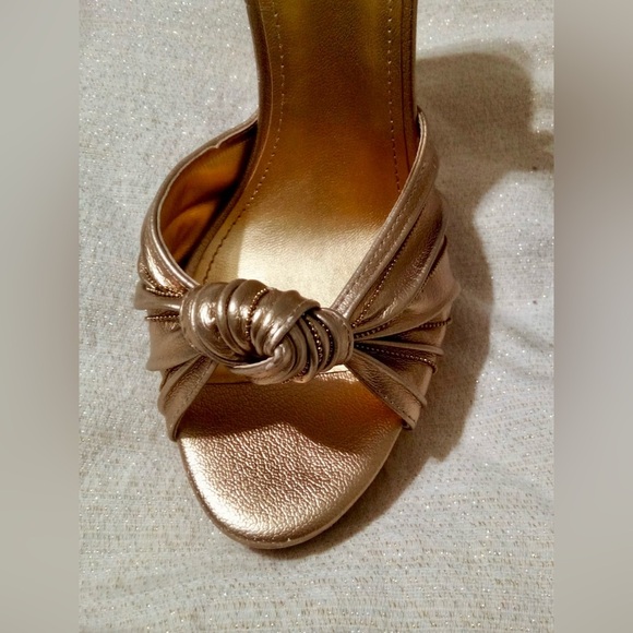 Nine West Copper Gold strap ankle heeled sandals -size 7.5 - Picture 5 of 10